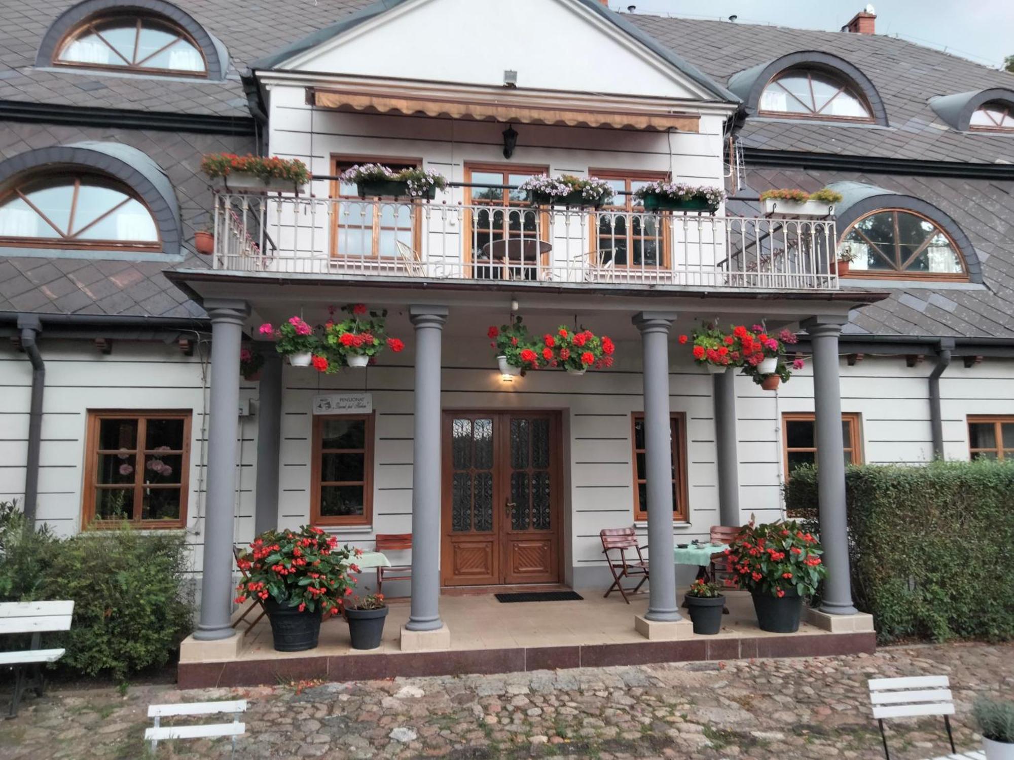 Dworek Pod Herbem Gądkowice Exterior foto