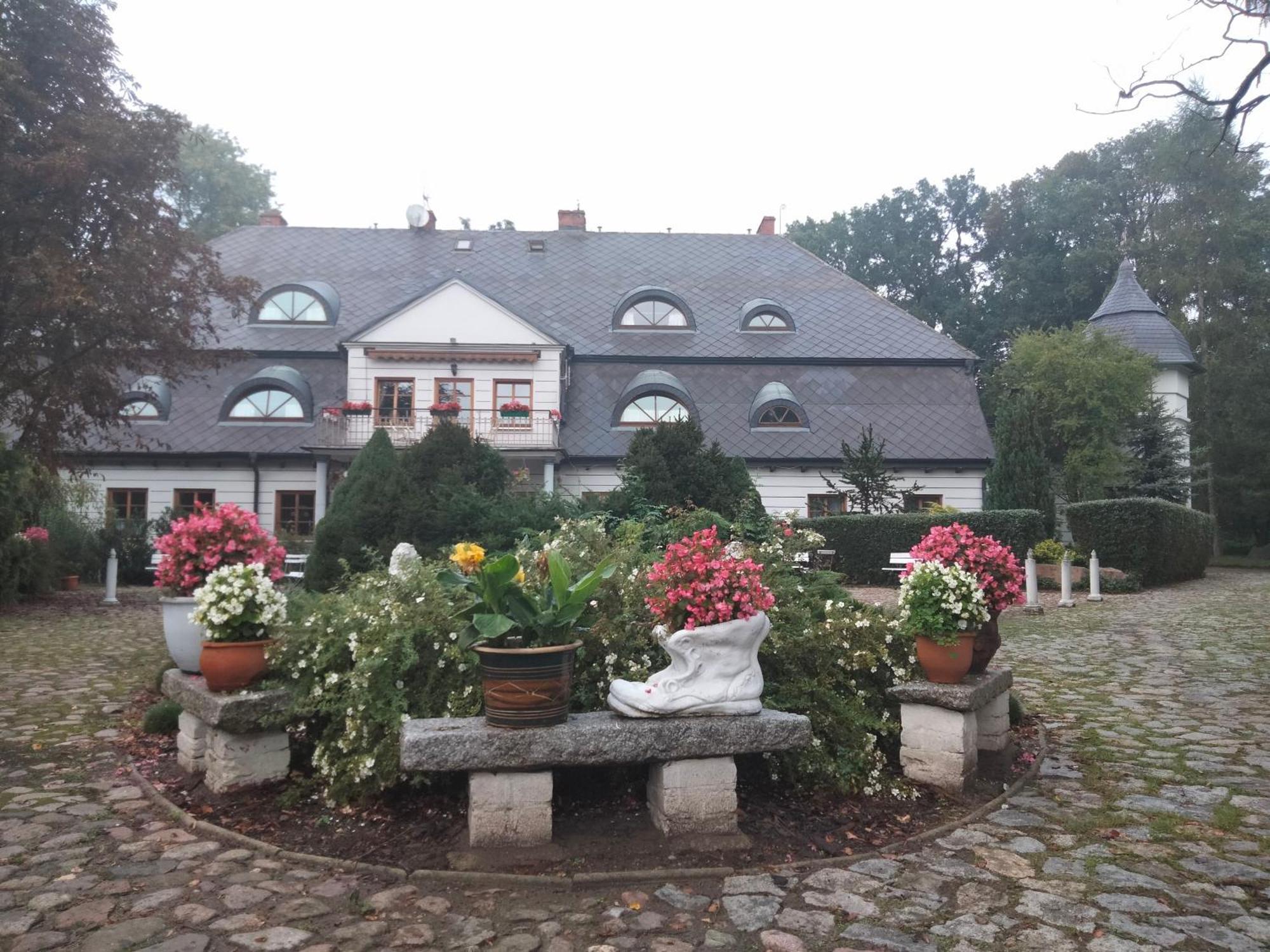 Dworek Pod Herbem Gądkowice Exterior foto